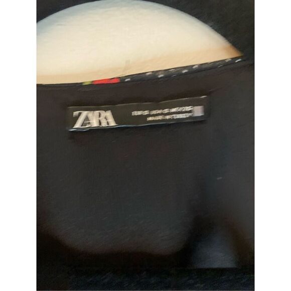 Zara women’s long sleeve black and red rose printed dress size small - Picture 5 of 5